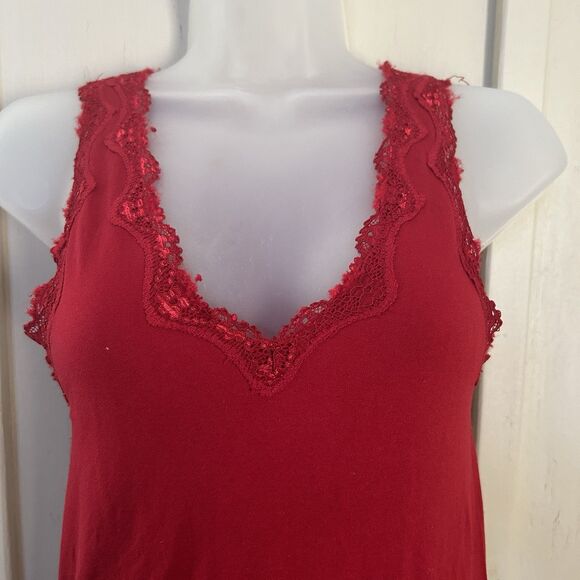 The Limited Womens Cami Medium Y2K Red Lace V Neck Layering Stretch Preppy - Picture 2 of 7